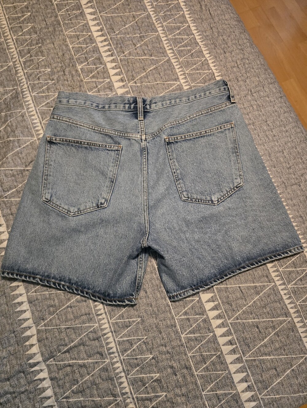 AGOLDE Criss Cross Denim Shorts - Picture 3 of 4